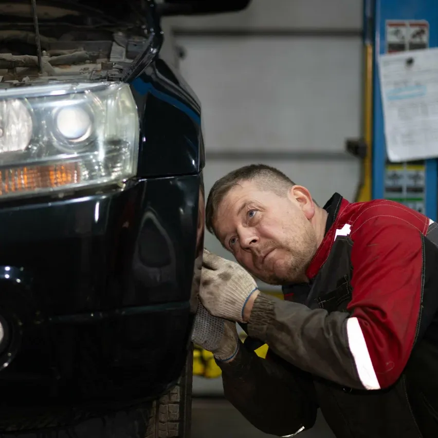 Работа на тормозной системе автомобиля в цехе KSK AUTO